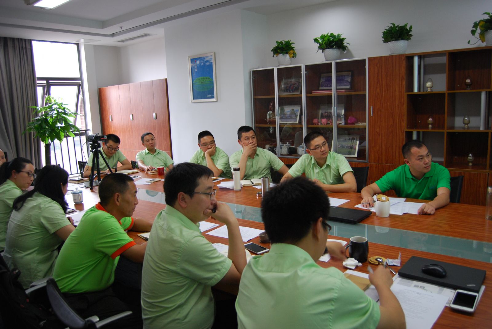 思來(lái)2017財(cái)年一季度會(huì)議成功召開(kāi)