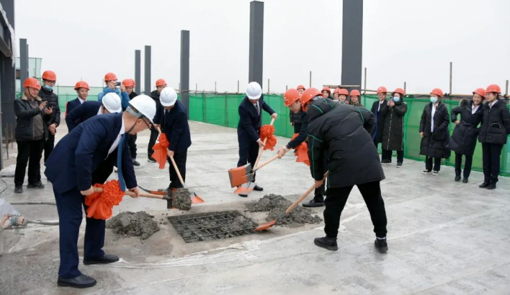 喜封金頂！思來生物研發(fā)生產(chǎn)基地封頂儀式順利舉行！